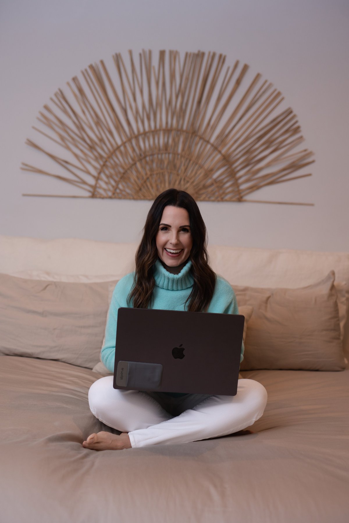 Lisa Chastain, personal finance expert and money coach, helping people overcome financial stress and build financial confidence